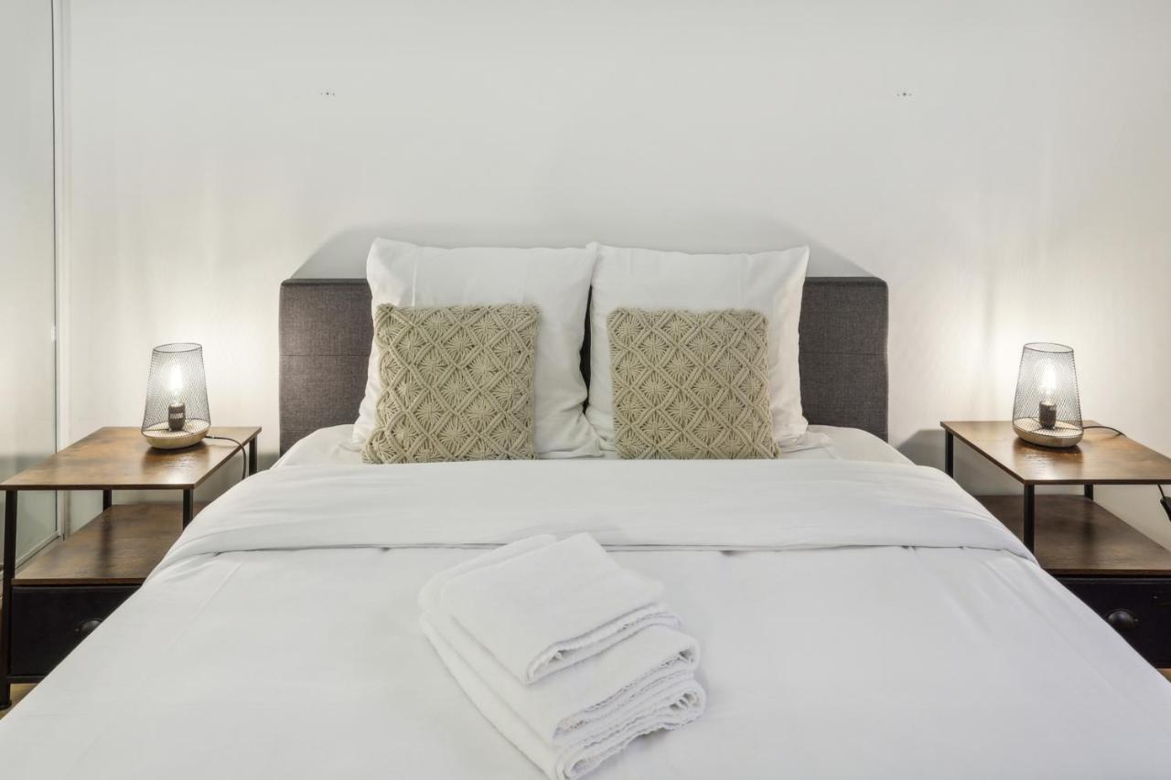 Superbe 2 Pieces Au Coeur Du Xvieme Bed & Breakfast Париж Екстериор снимка