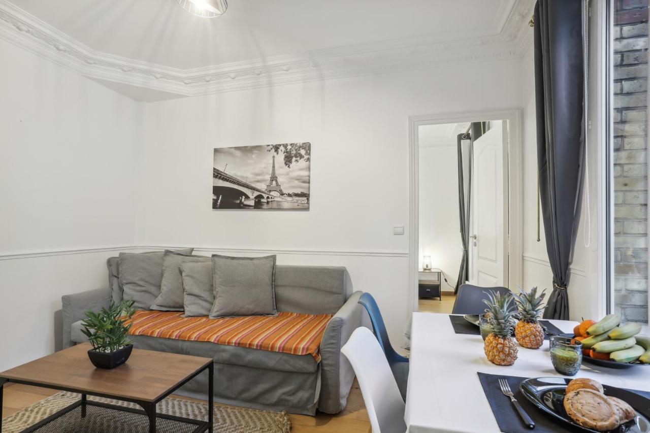 Superbe 2 Pieces Au Coeur Du Xvieme Bed & Breakfast Париж Екстериор снимка
